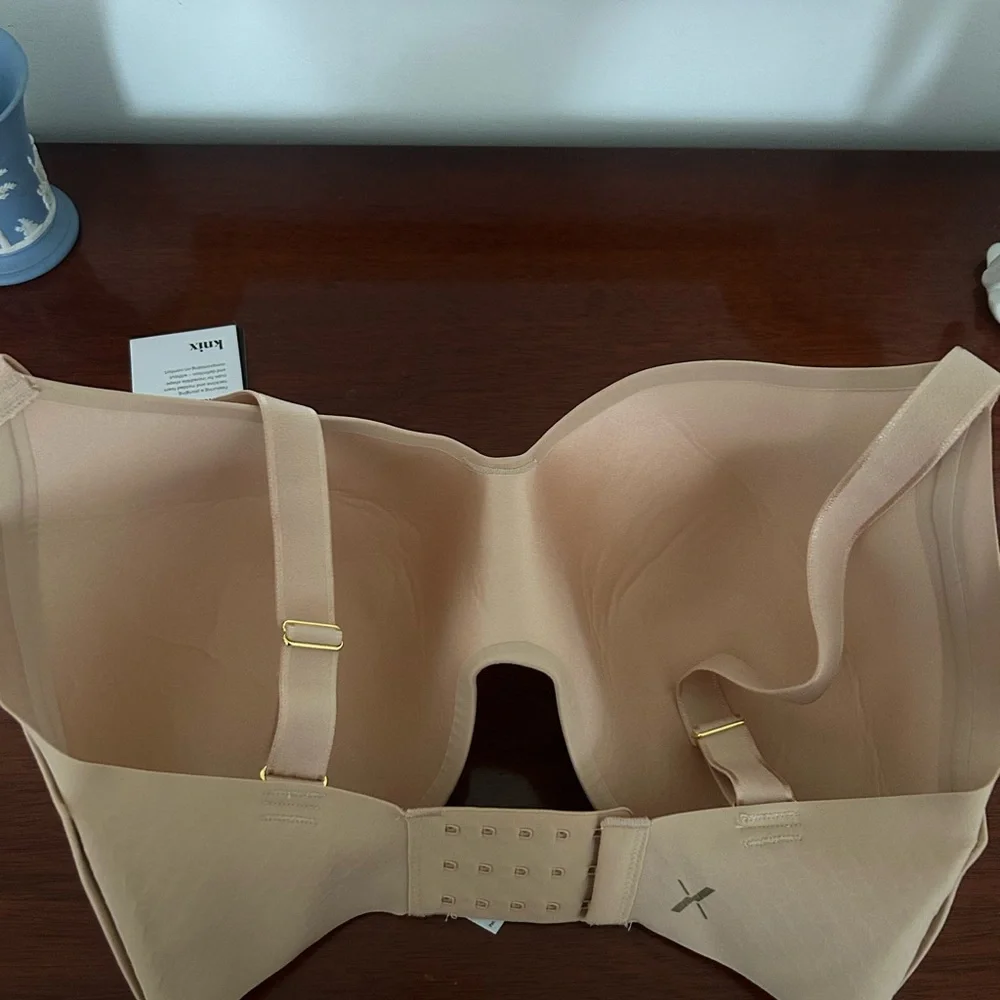 NWT KNIX Bra